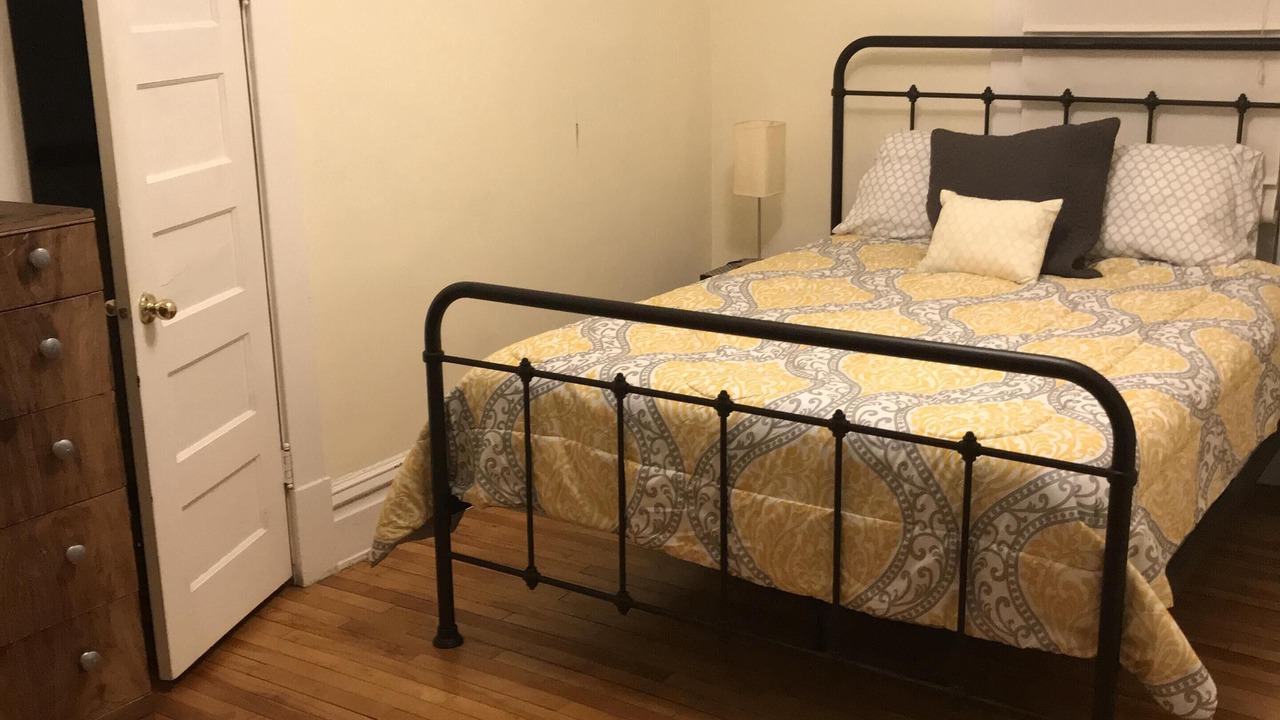 Photo of Bedroom in Linden Hills