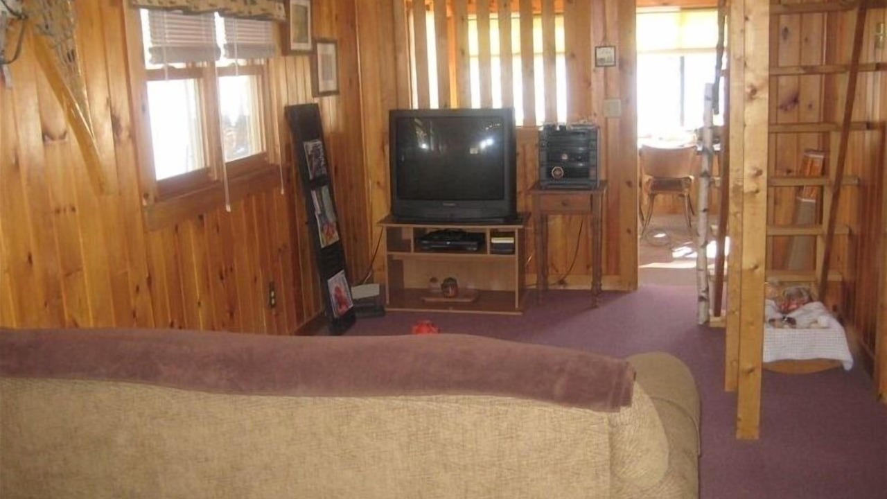 Photo of Livingroom in Town of Bellmont