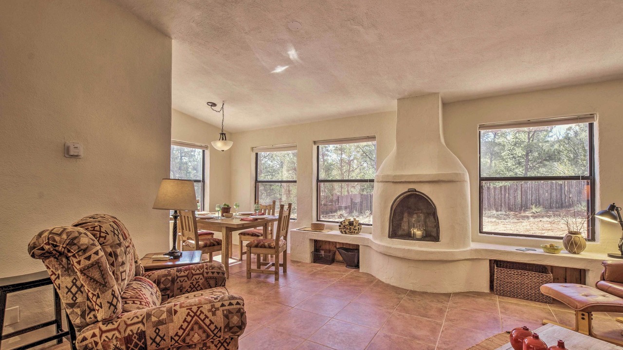 Photo of Livingroom in Rowe