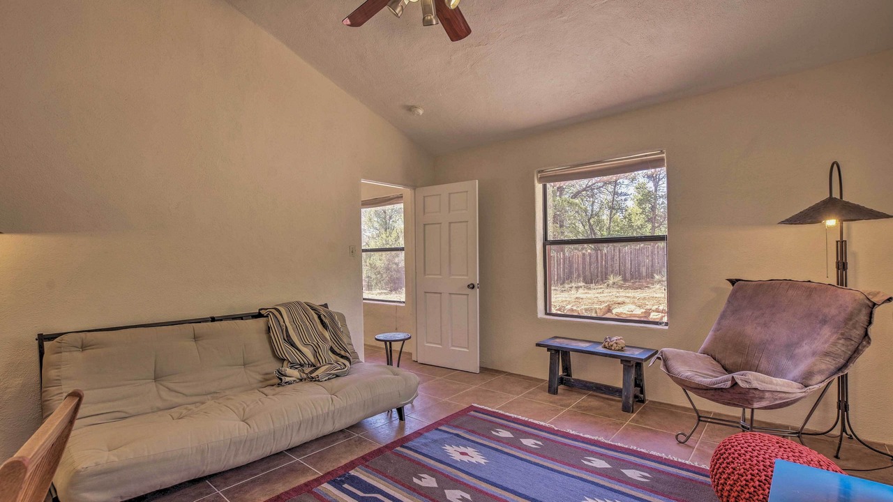 Photo of Livingroom in Rowe