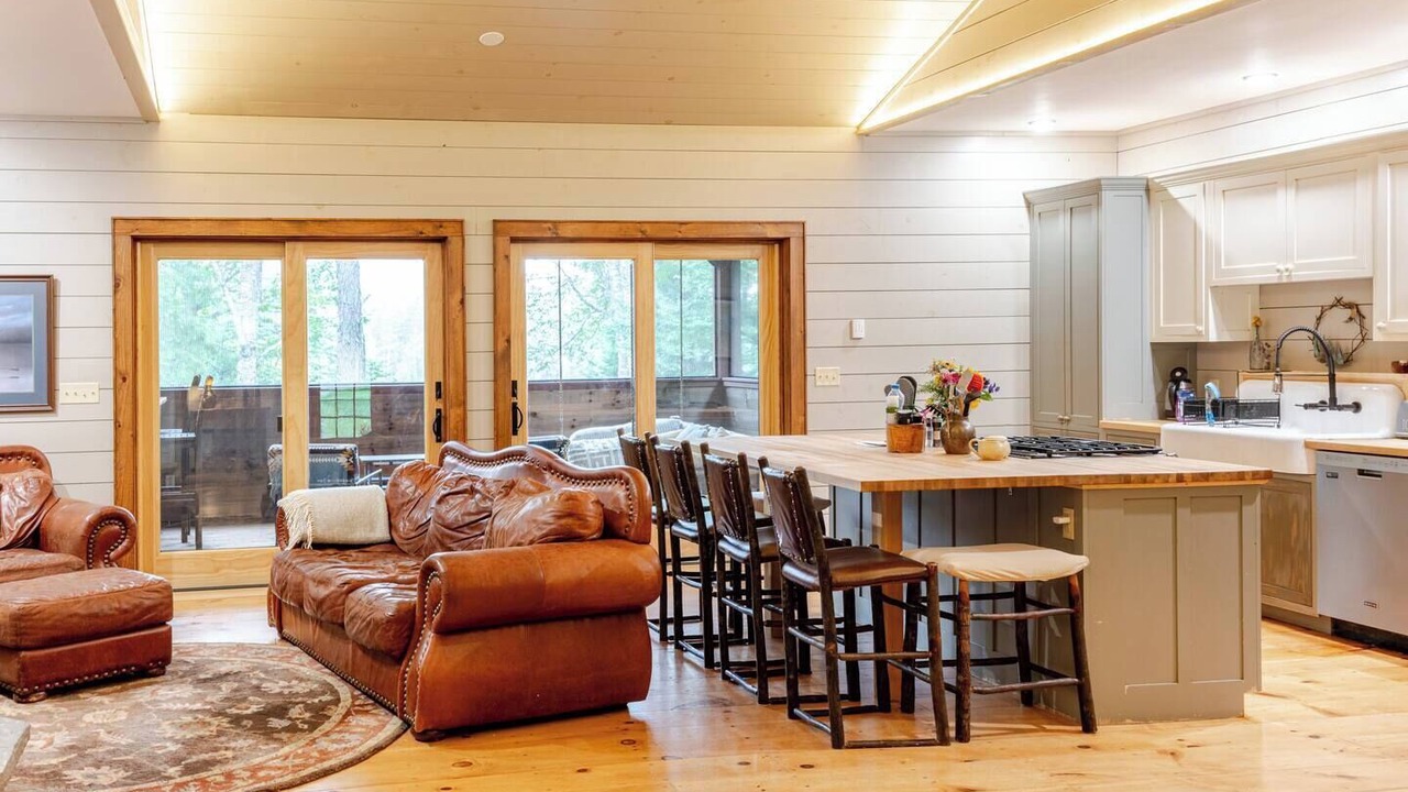 Photo of Livingroom in Saranac Lake