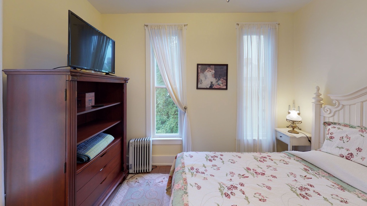 Photo of Bedroom in Nelsonville