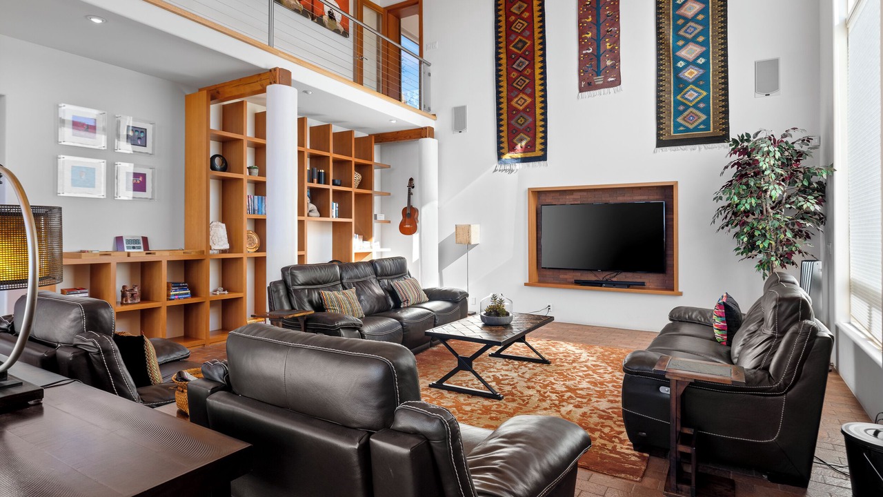 Photo of Livingroom in North Hills