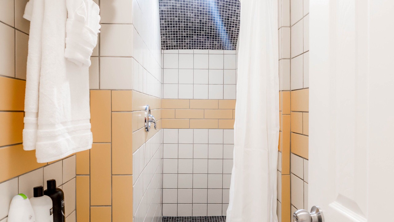 Photo of Bathroom in Kutzky Park
