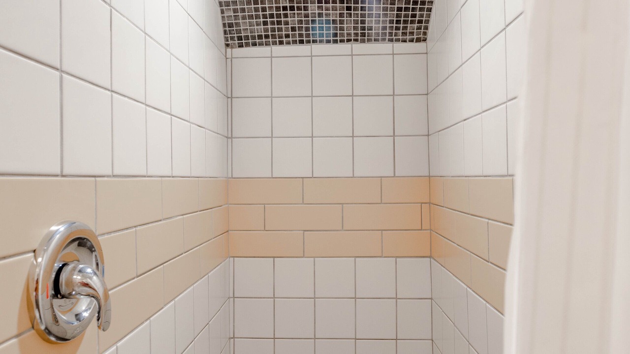 Photo of Bathroom in Kutzky Park