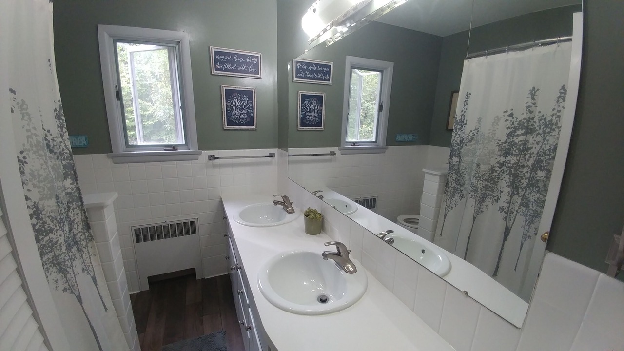 Photo of Bathroom in Britt