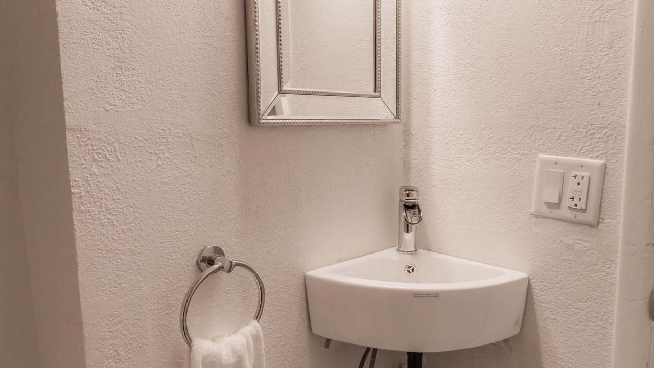 Photo of Bathroom in Kutzky Park
