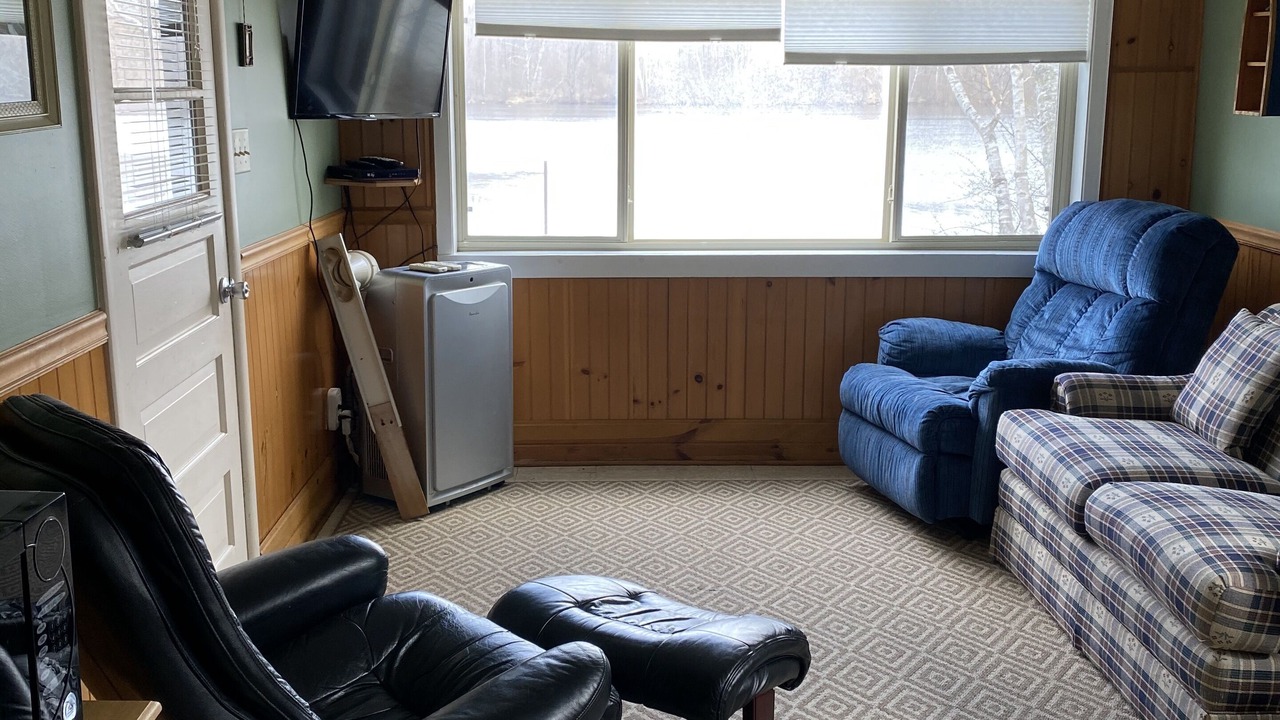 Photo of Livingroom in Ojibwa