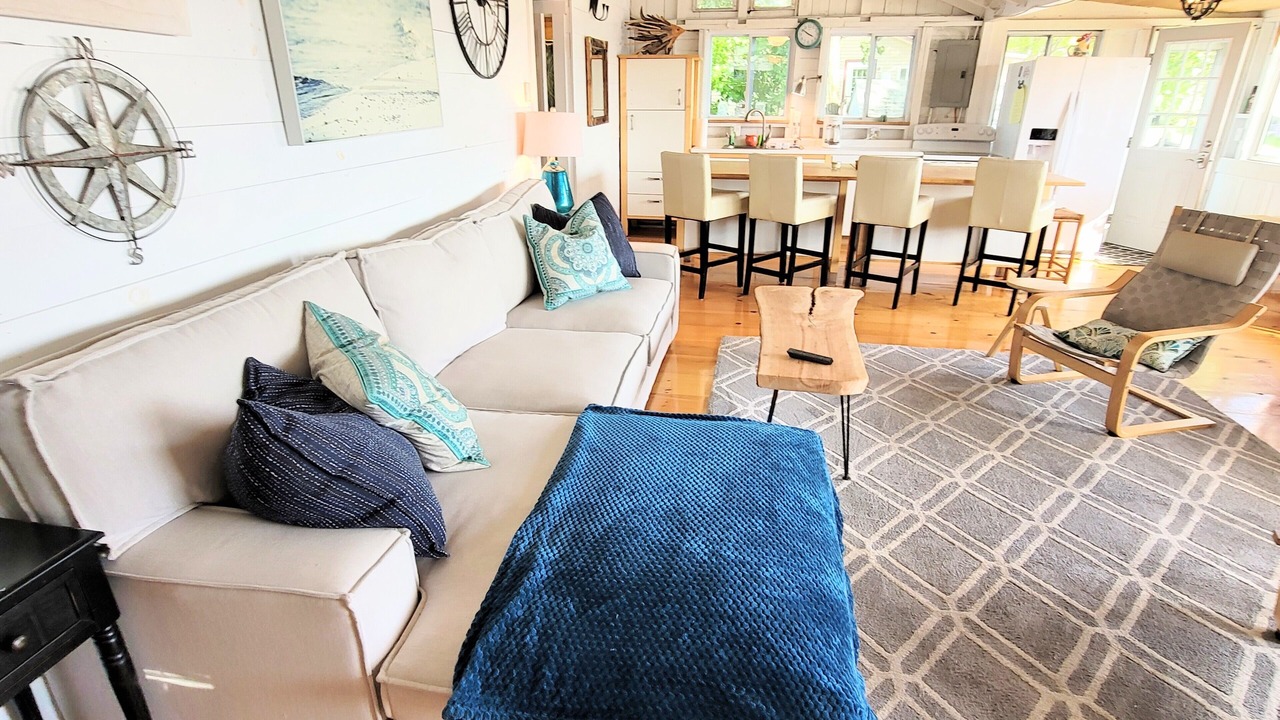 Photo of Livingroom in Malletts Bay