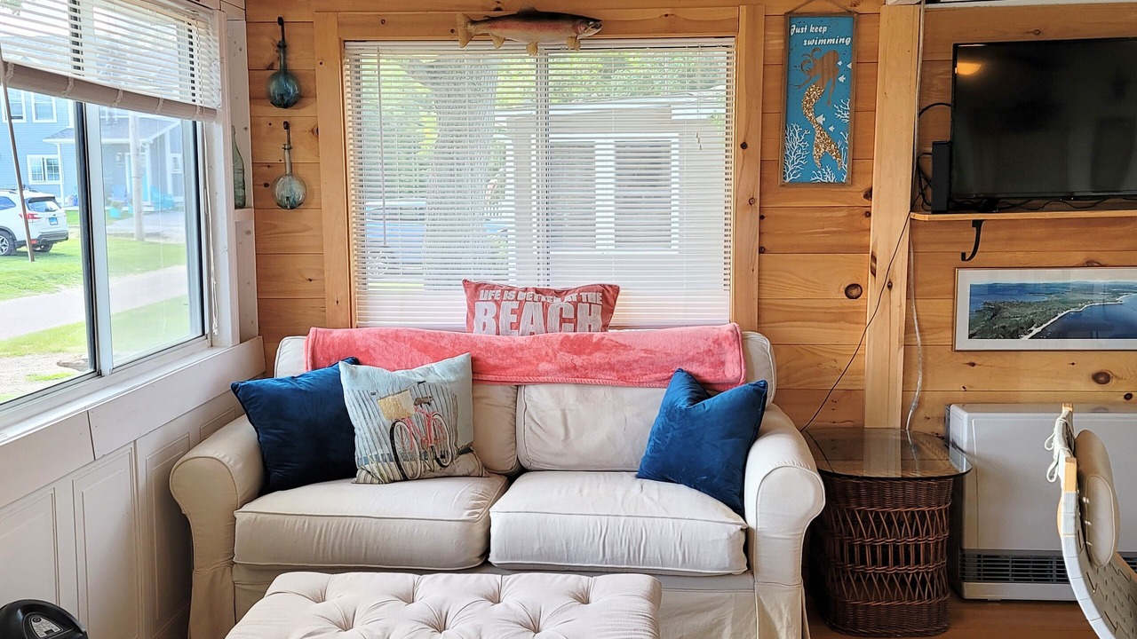 Photo of Livingroom in Malletts Bay