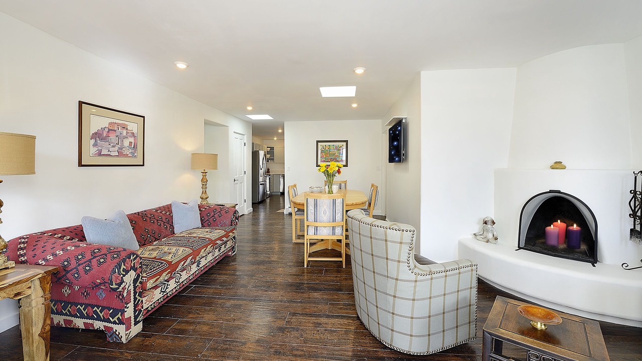 Photo of Livingroom in Historic Eastside