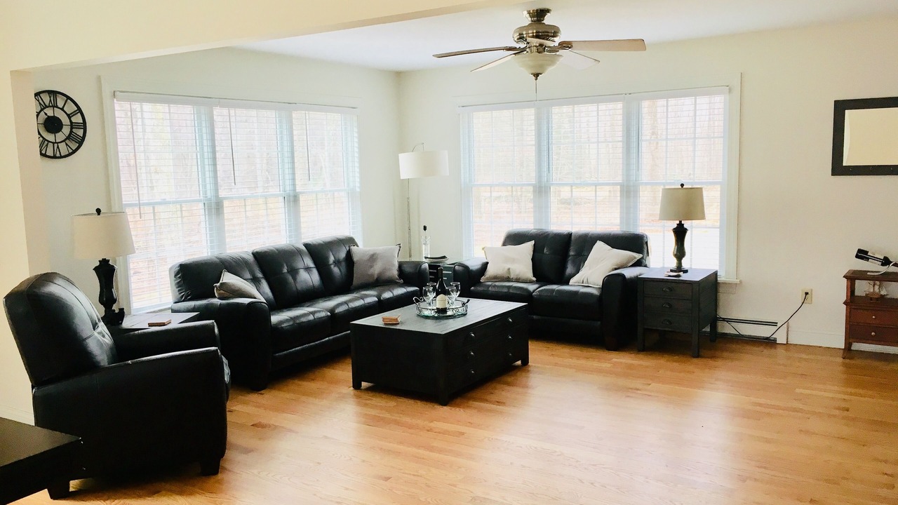 Photo of Livingroom in Pomfret