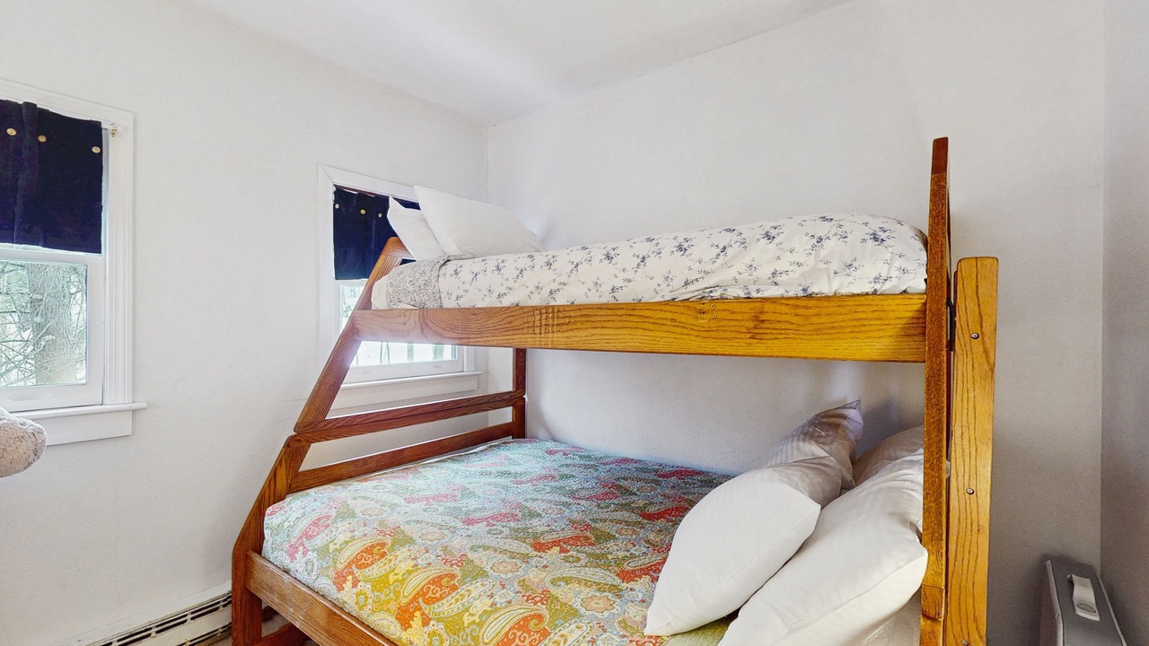 Photo of Bedroom in Warren