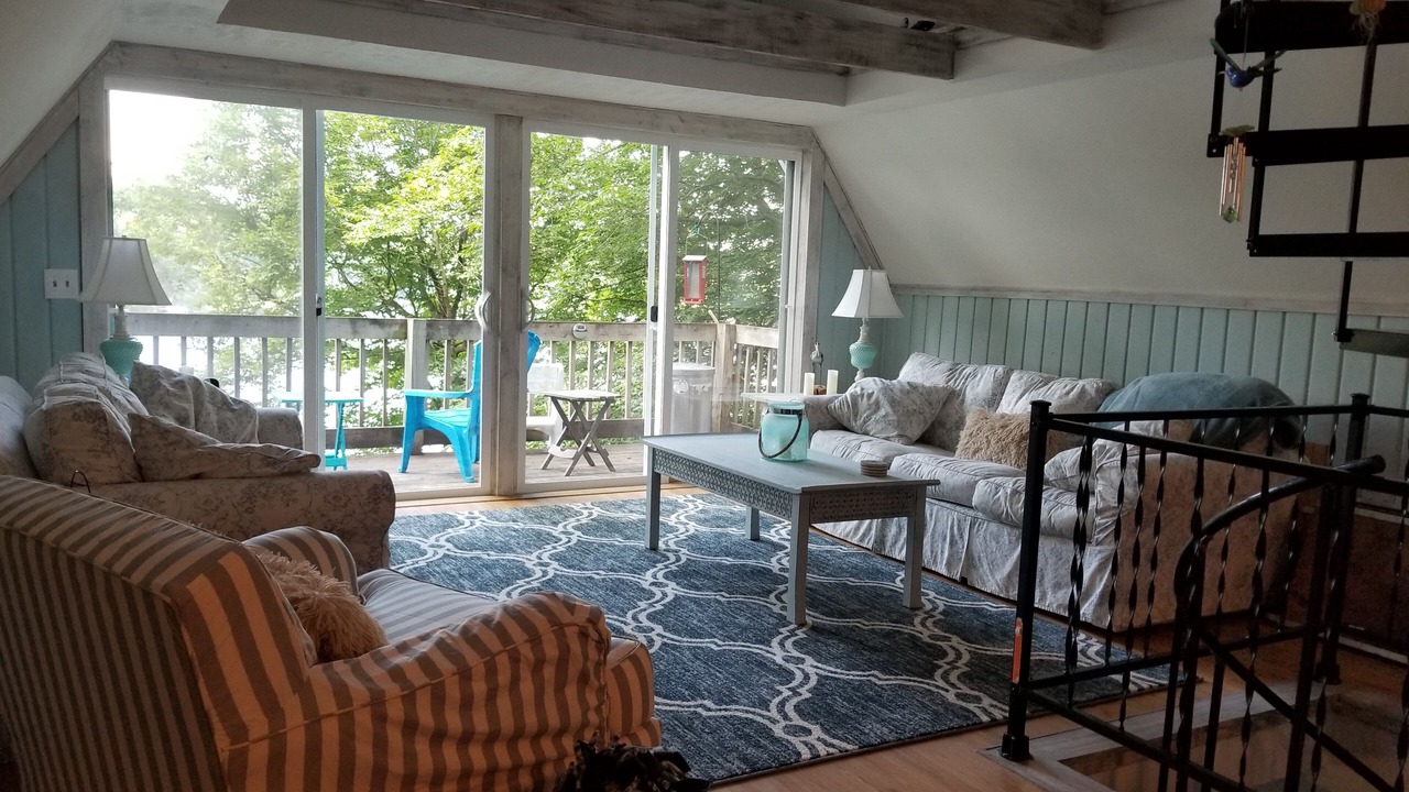 Photo of Livingroom in Delton
