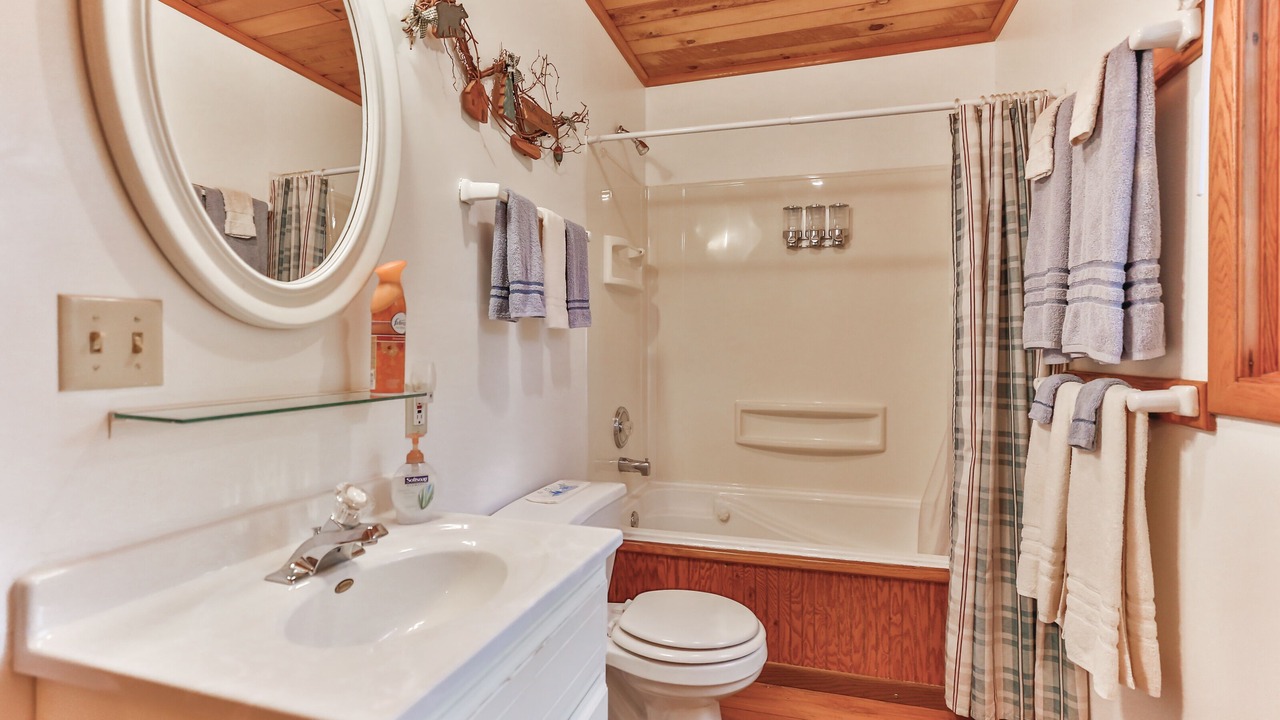 Photo of Bathroom in Hinckley