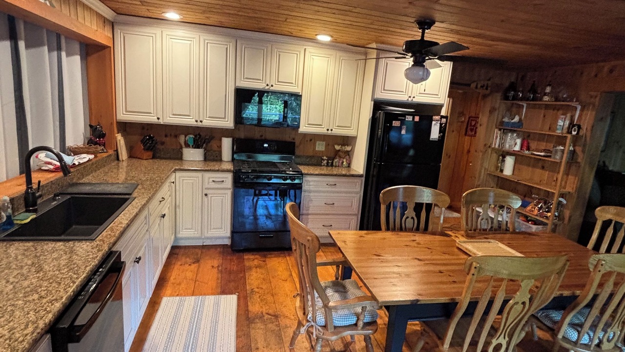 Photo of Kitchen in Lunenburg