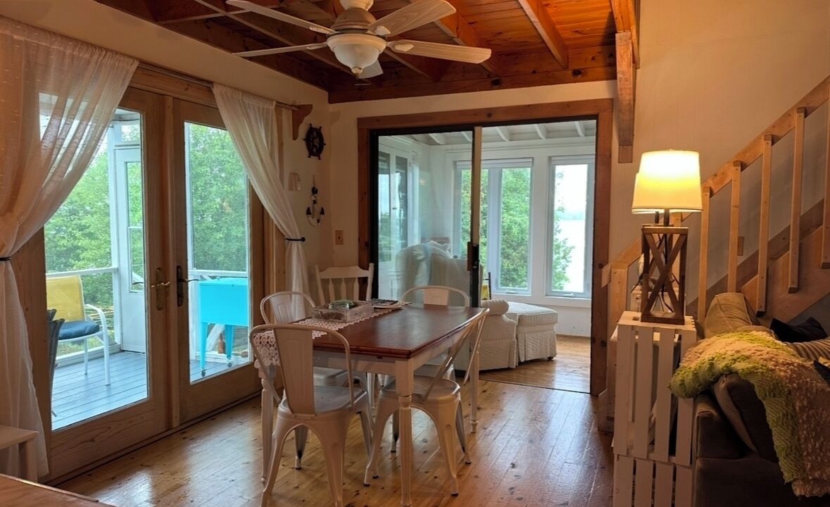 Photo of Livingroom in Brier Hill