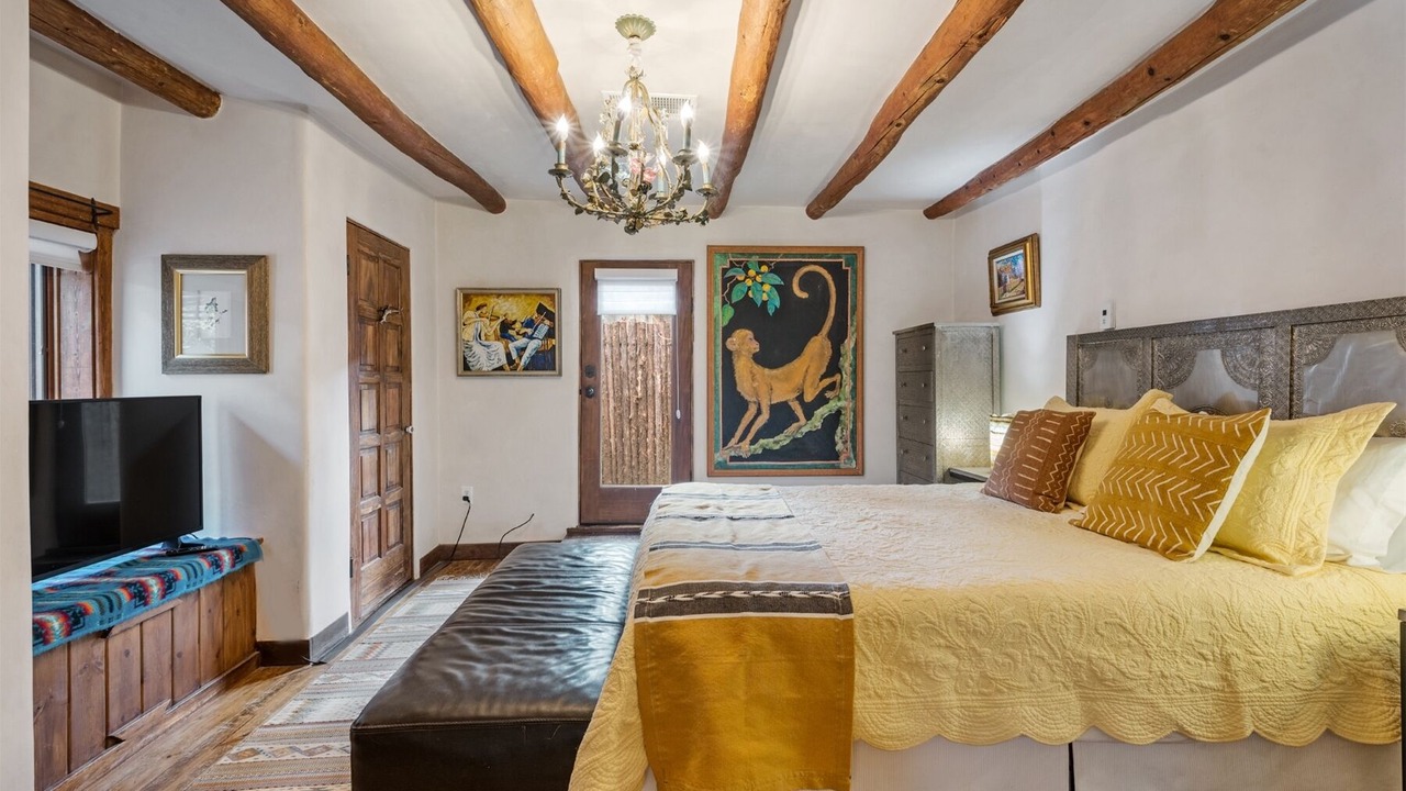 Photo of Bedroom in Tesuque