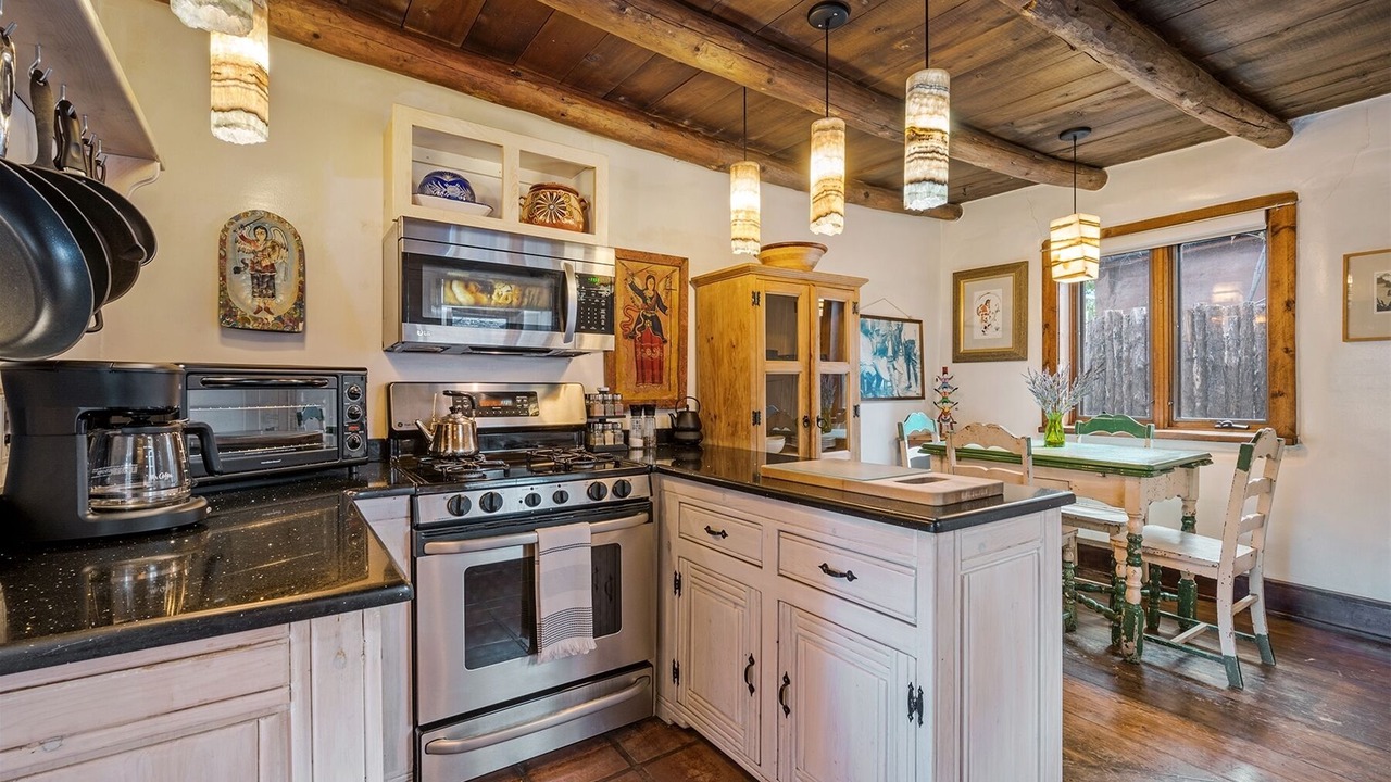 Photo of Kitchen in Tesuque