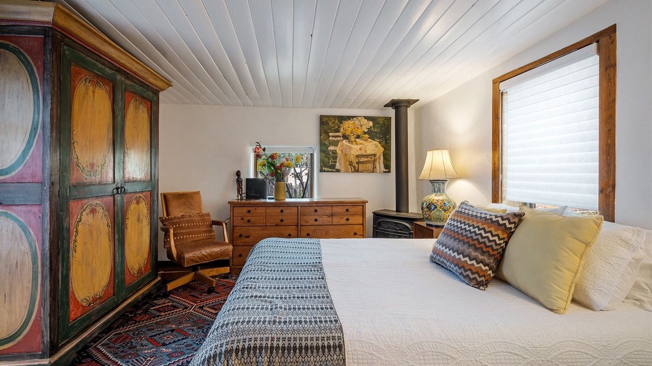 Photo of Bedroom in Tesuque