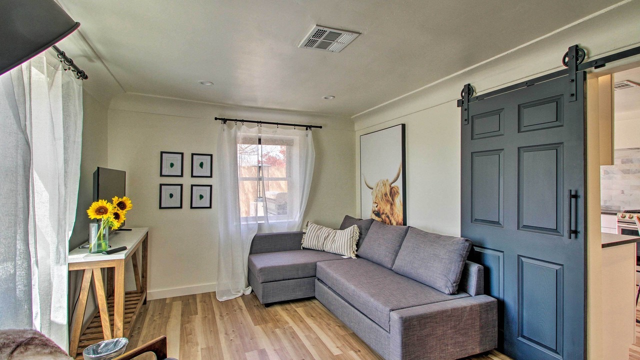 Photo of Livingroom in North Valley