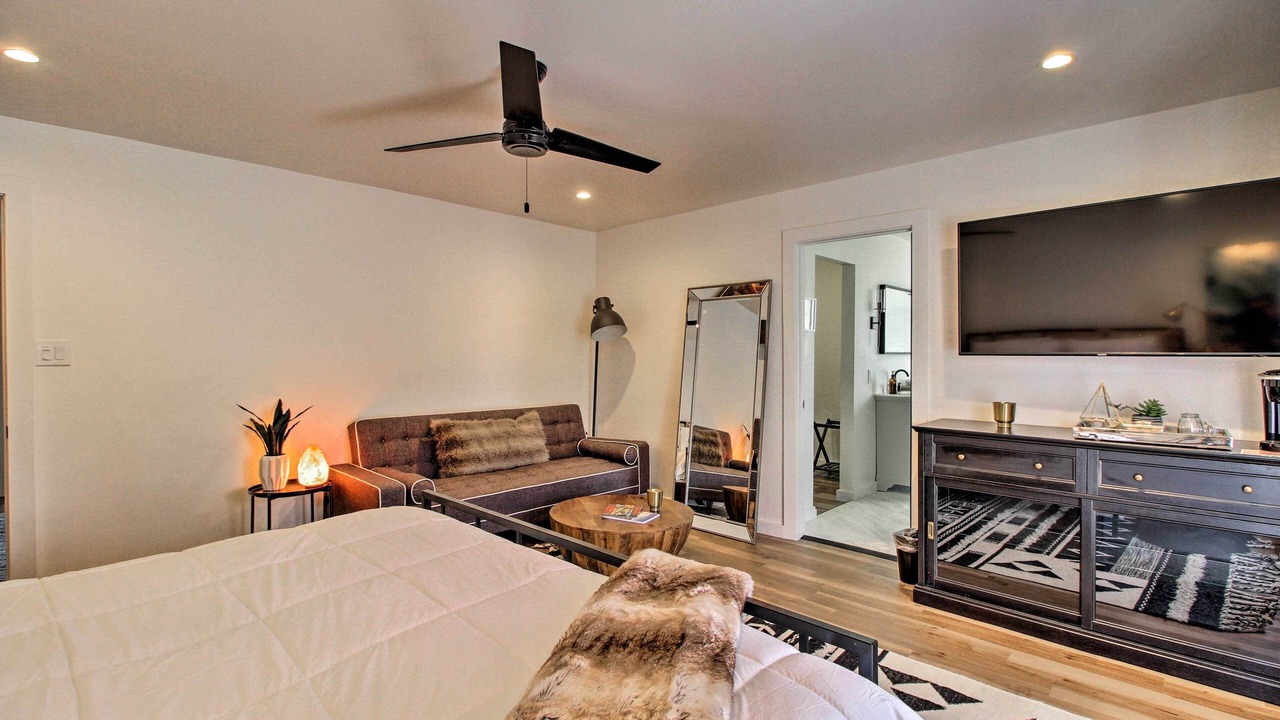 Photo of Bedroom in North Valley