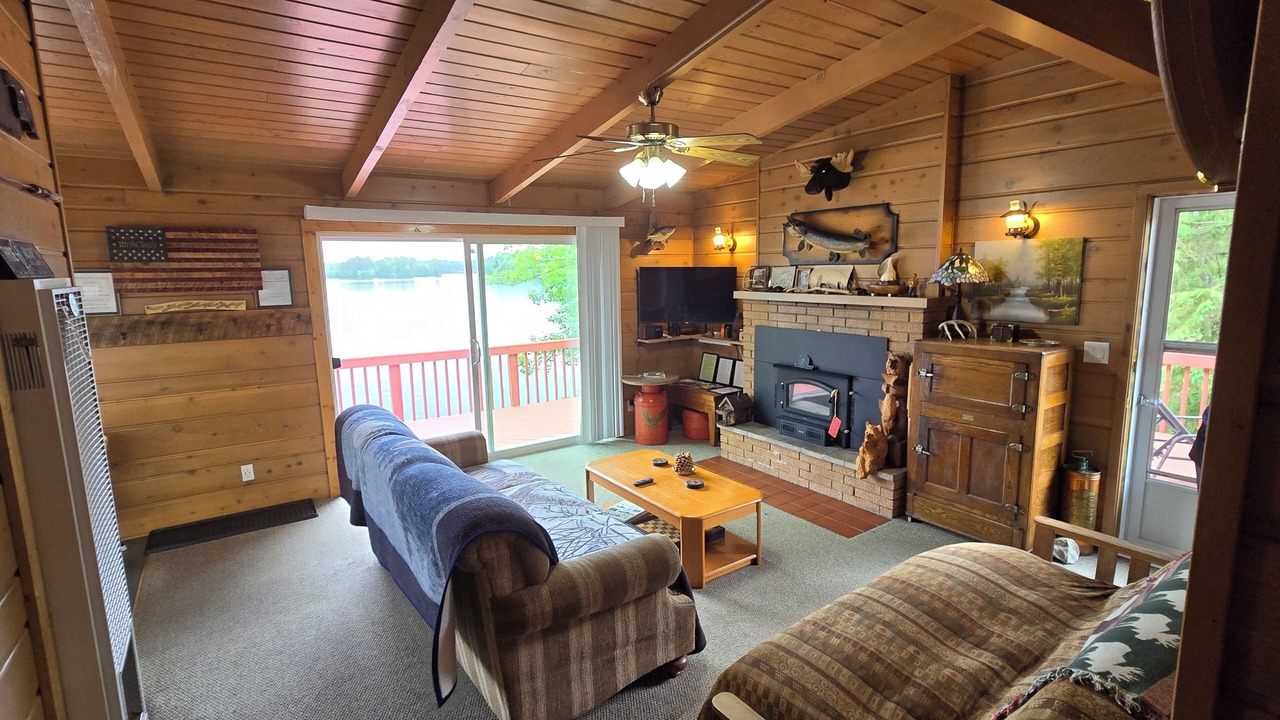 Photo of Livingroom in Three Lakes