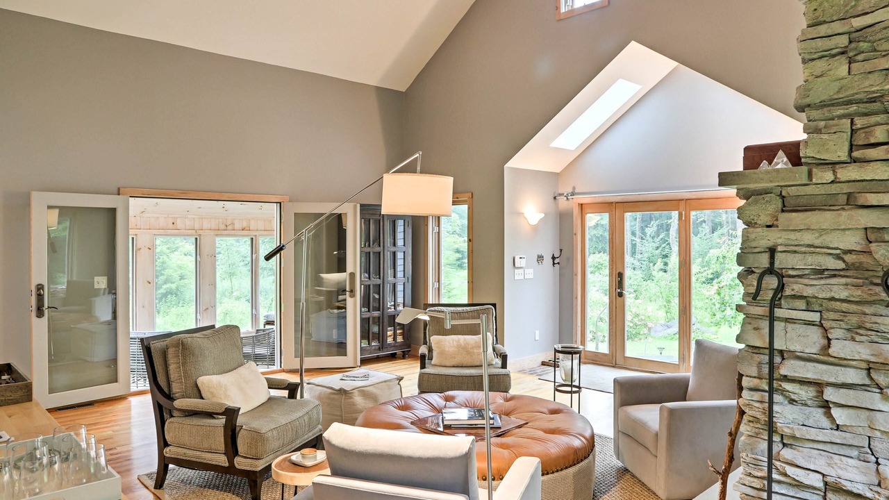Photo of Livingroom in Becket