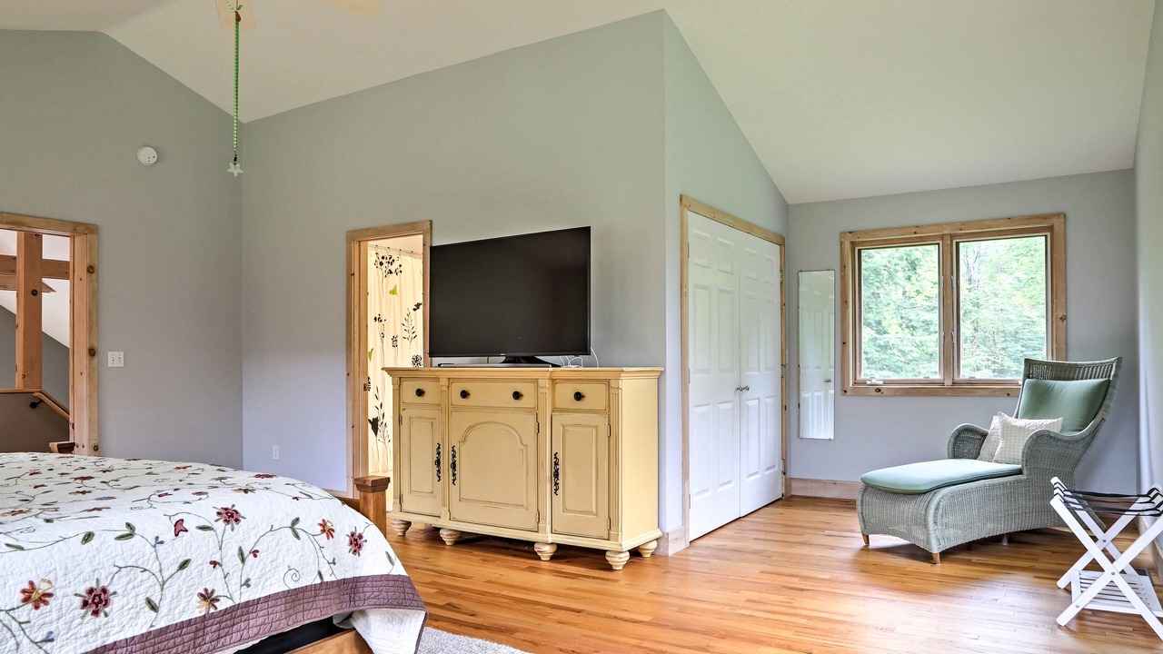 Photo of Bedroom in Becket
