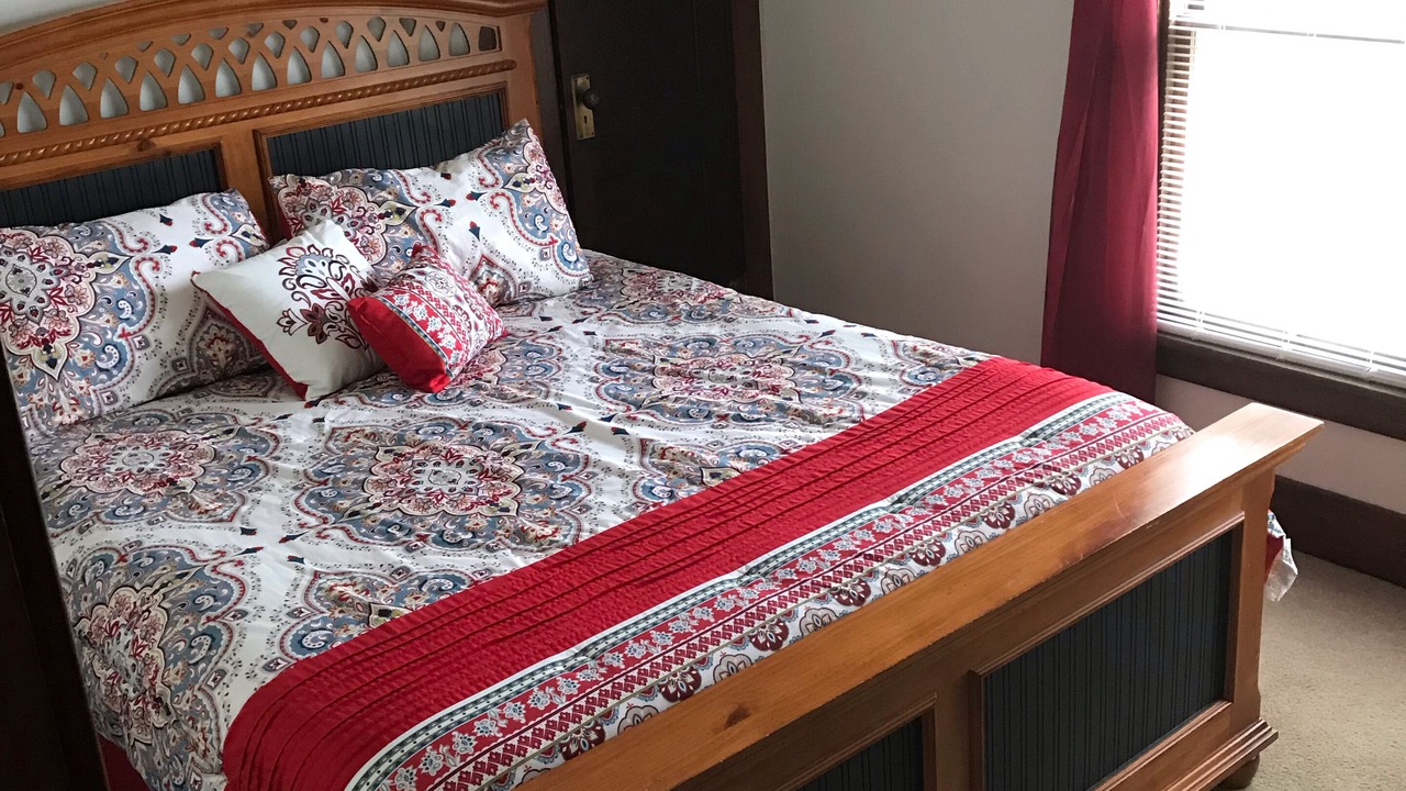 Photo of Bedroom in Decorah