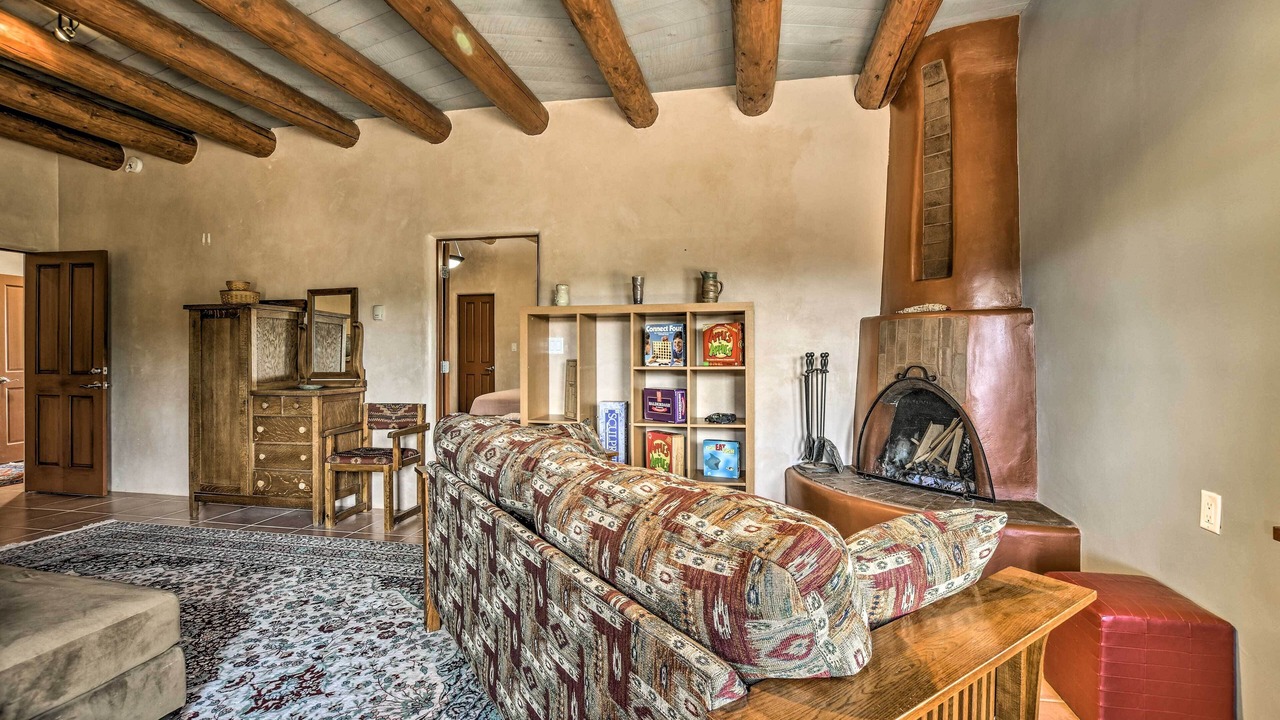 Photo of Livingroom in West Alameda