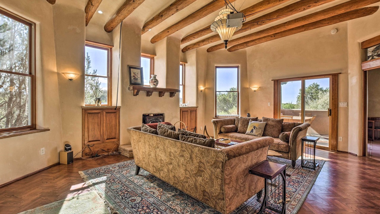 Photo of Livingroom in West Alameda