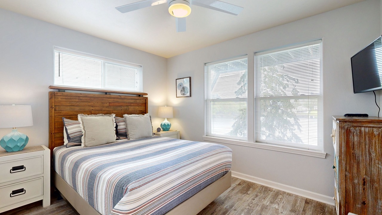Photo of Bedroom in Lincoln City