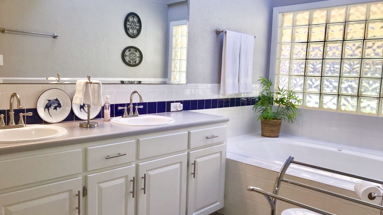 Photo of Bathroom in Alamedan Valley