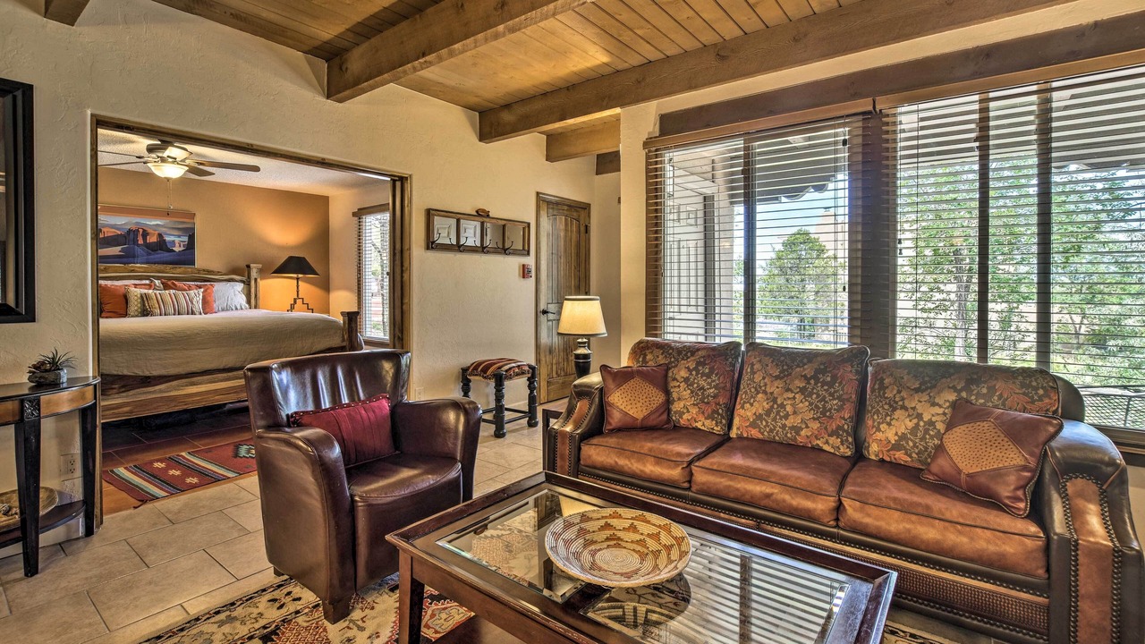 Photo of Livingroom in Northeast Santa Fe