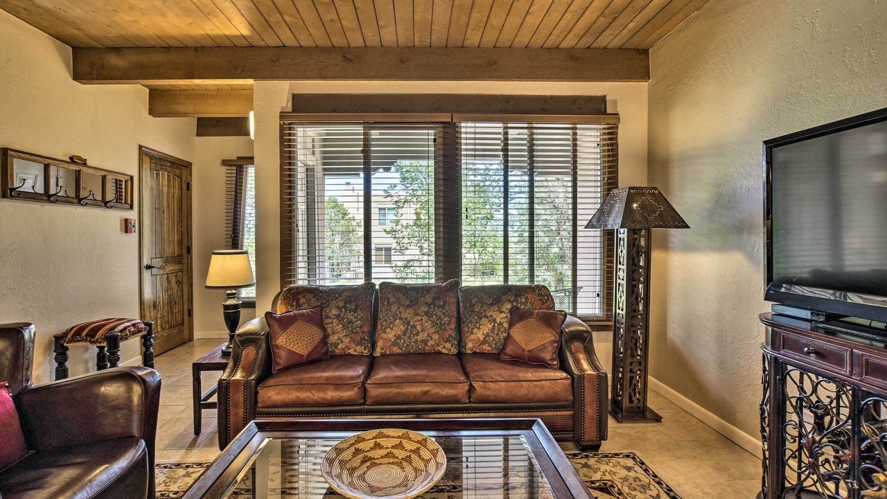 Photo of Livingroom in Northeast Santa Fe