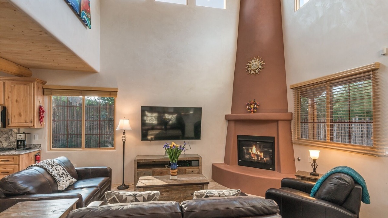 Photo of Livingroom in Northeast Santa Fe