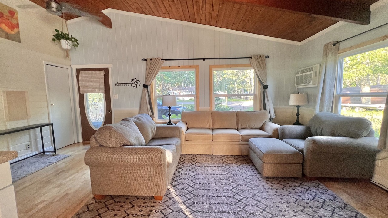 Photo of Livingroom in Breezy Point