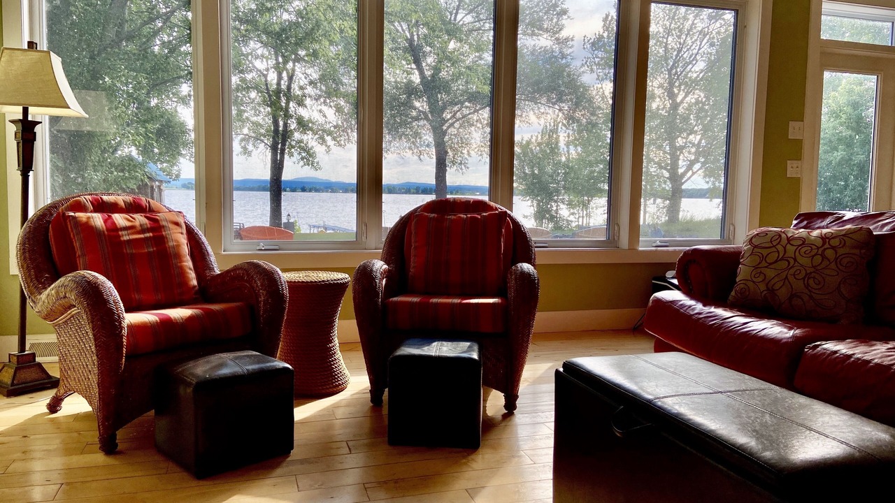 Photo of Livingroom in Champlain