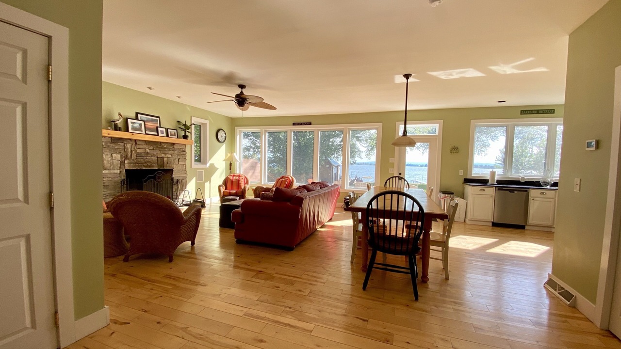 Photo of Livingroom in Champlain