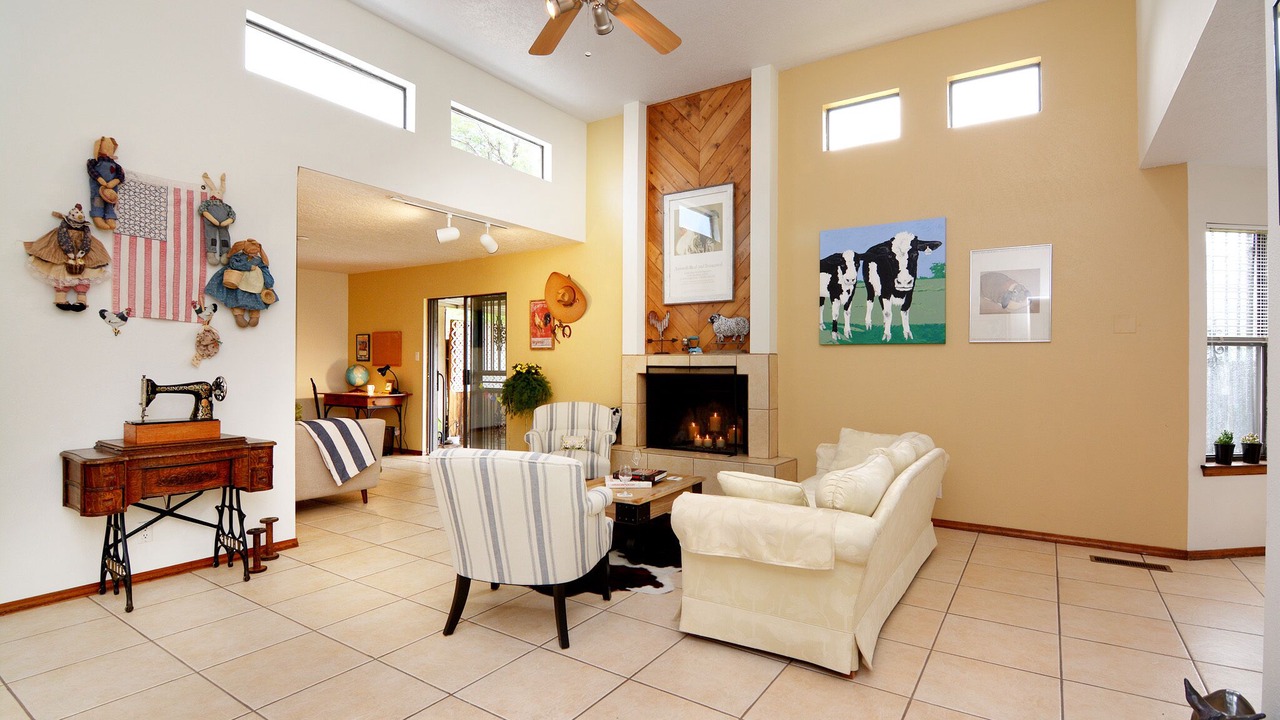 Photo of Livingroom in Santa Fe