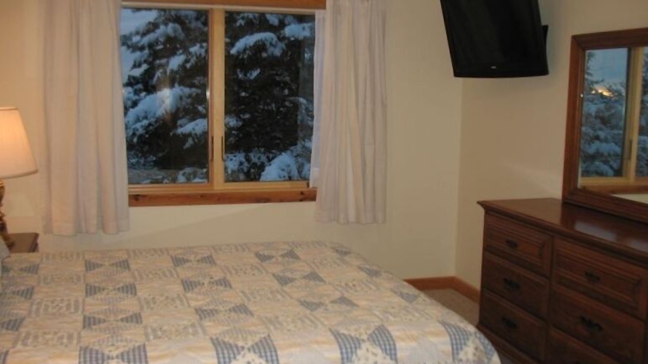 Photo of Others in Snowshoe