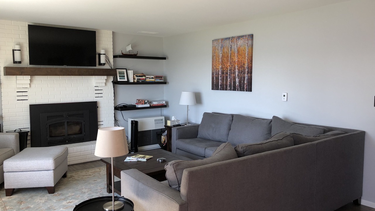 Photo of Livingroom in Schuyler Falls