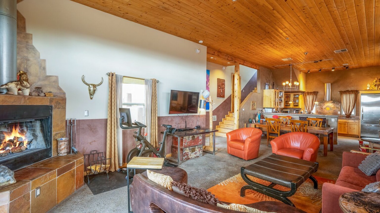 Photo of Livingroom in West Alameda