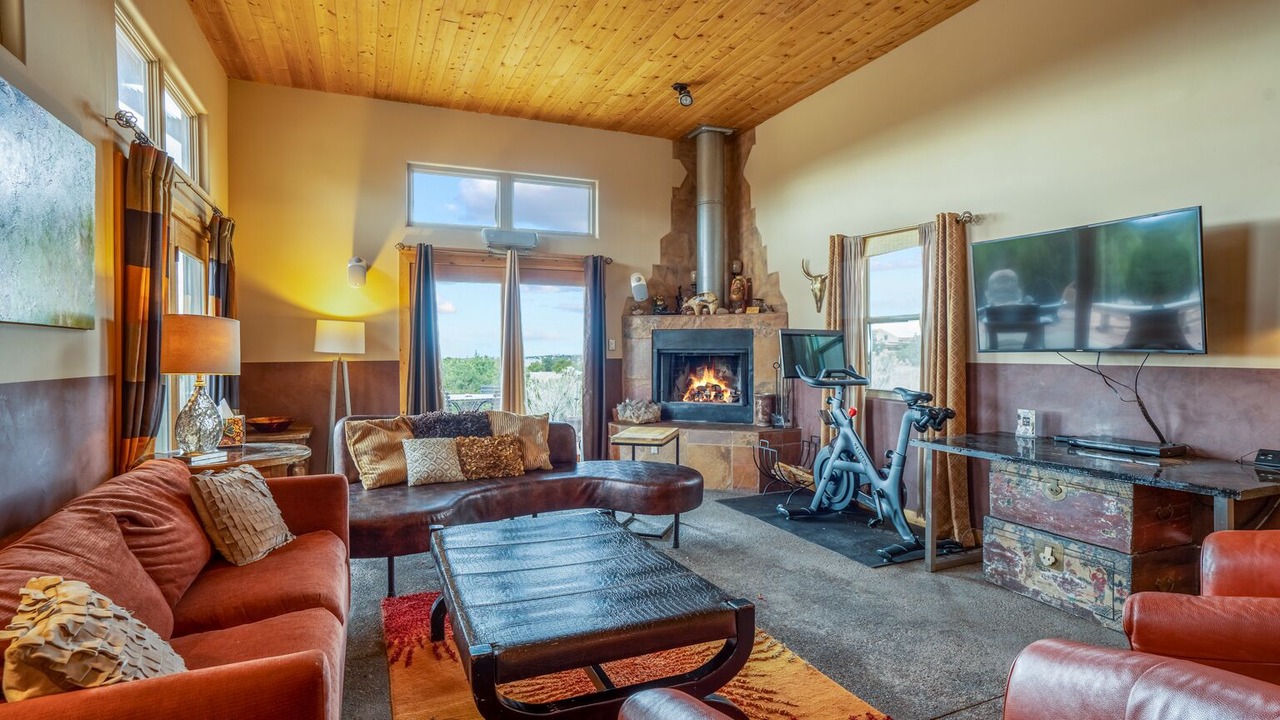 Photo of Livingroom in West Alameda