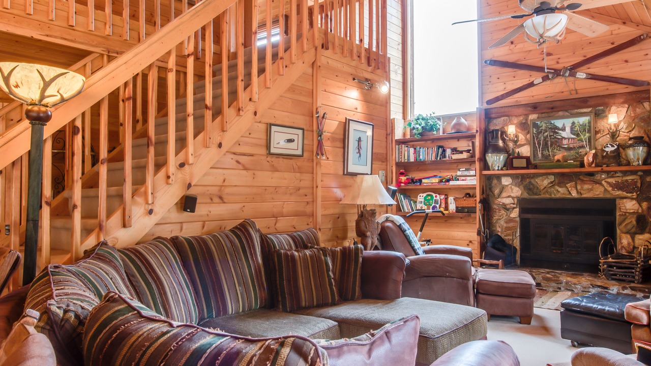 Photo of Livingroom in Angel Fire