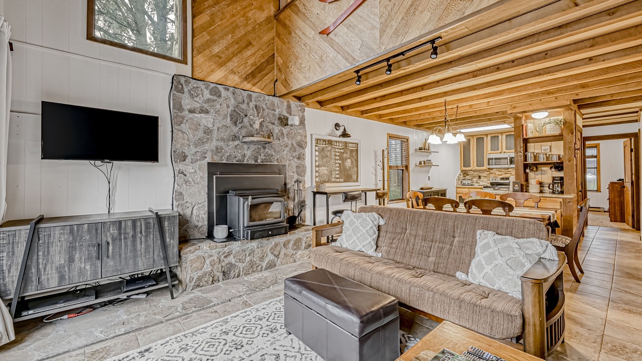 Photo of Livingroom in Angel Fire