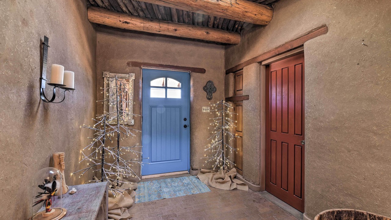 Photo of Livingroom in Taos