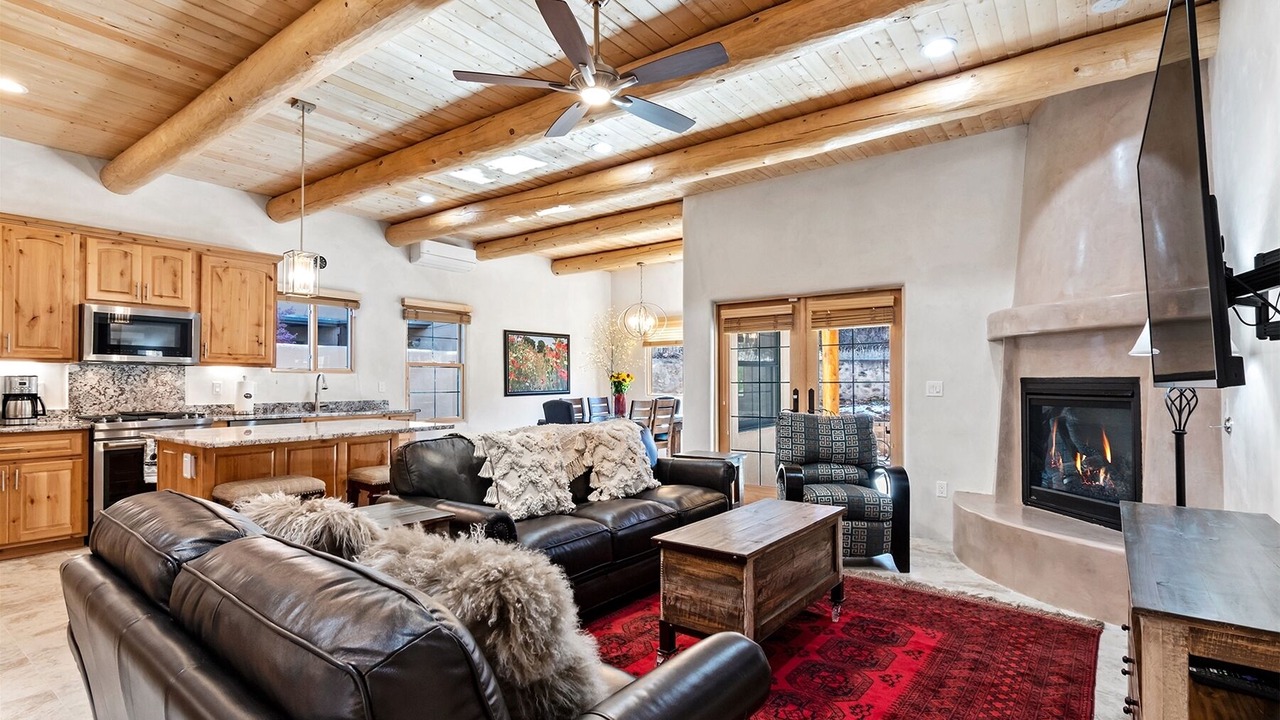 Photo of Livingroom in Northeast Santa Fe