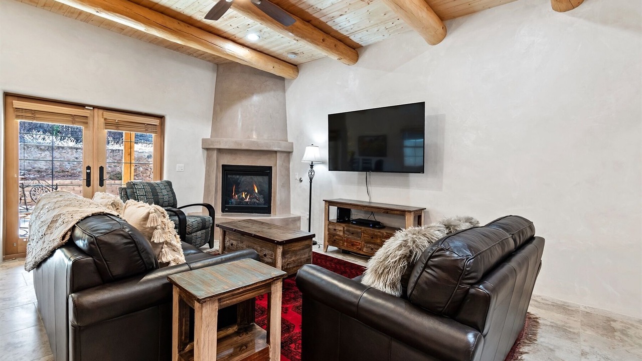 Photo of Livingroom in Northeast Santa Fe